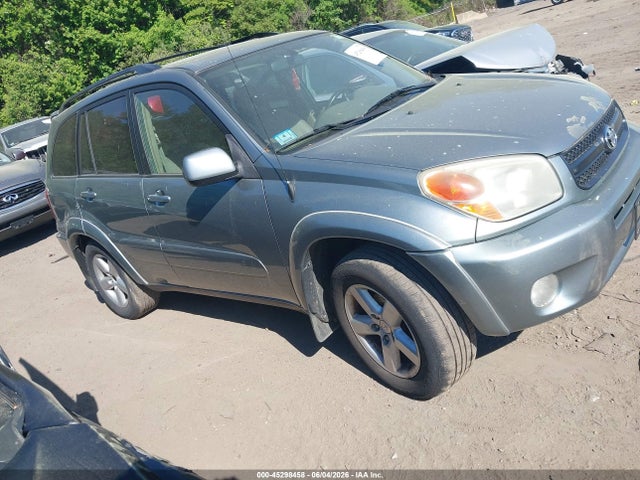 Salvage Toyota RAV4 Image