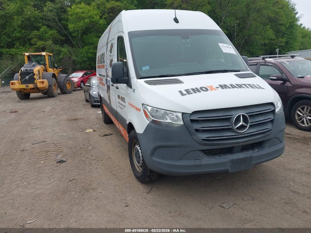 Salvage Mercedes-Benz Sprinter 2500 Image