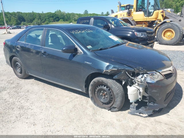 Salvage Toyota Camry Image