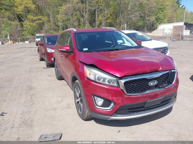Salvage Kia Sorento Image