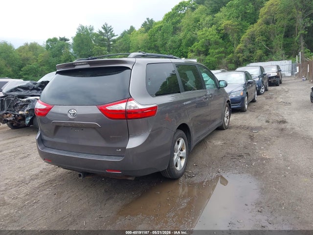Toyota Sienna Le 8 Passenger