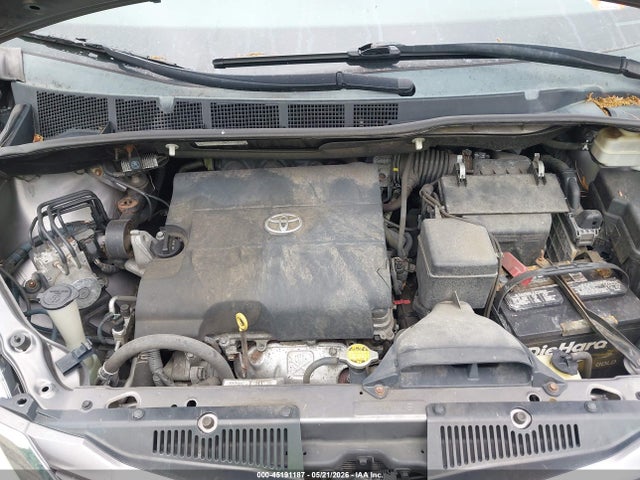 Toyota Sienna Le 8 Passenger