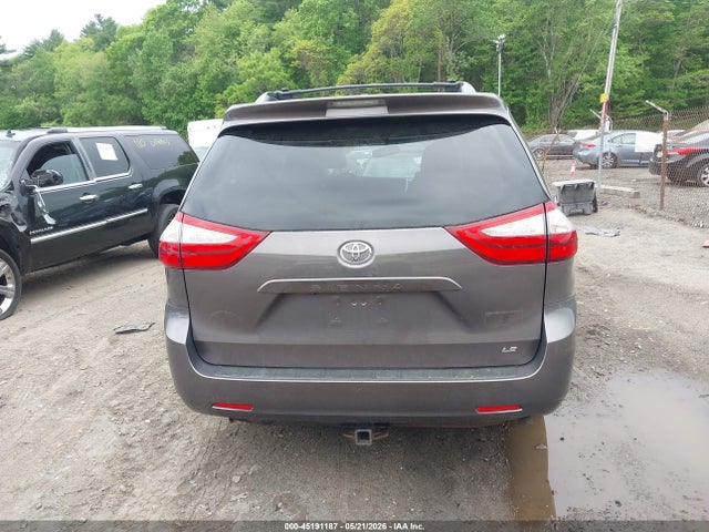Toyota Sienna Le 8 Passenger