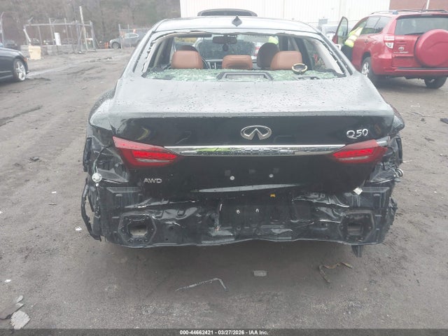 INFINITI Q50 Luxe Awd