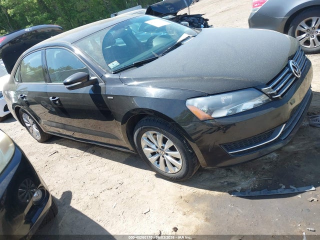 Salvage Volkswagen Passat Image