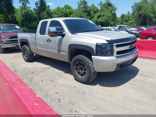 Salvage Chevrolet Silverado 1500 Image
