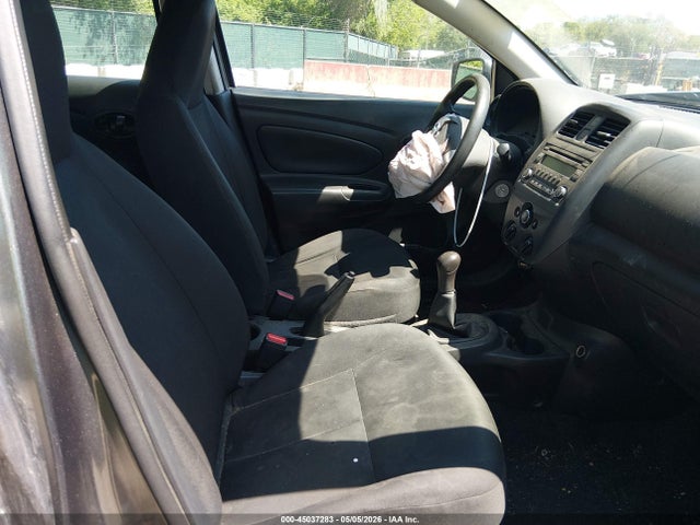 Nissan Versa 1.6 S
