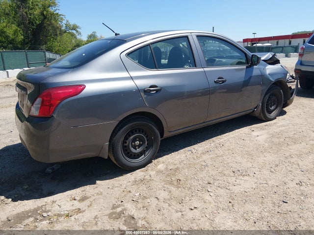 Nissan Versa 1.6 S
