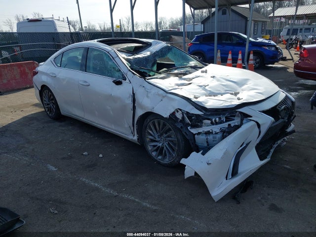 Salvage Lexus Es Image
