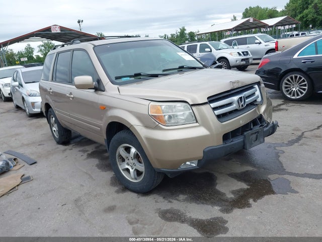 Salvage Honda Pilot Image