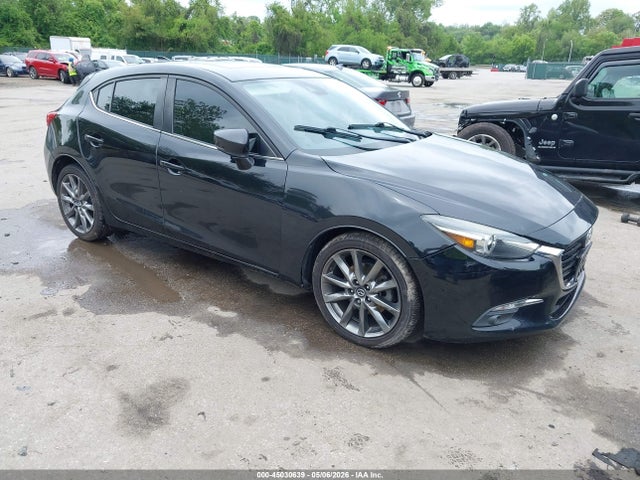 Salvage Mazda Mazda3 Image