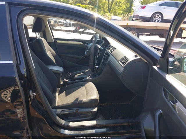 Volkswagen Passat 1.8t S