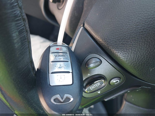 INFINITI Q70 3.7