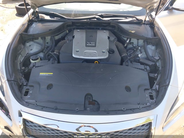 INFINITI Q70 3.7