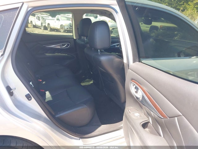 INFINITI Q70 3.7