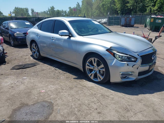 Salvage INFINITI Q70 Image