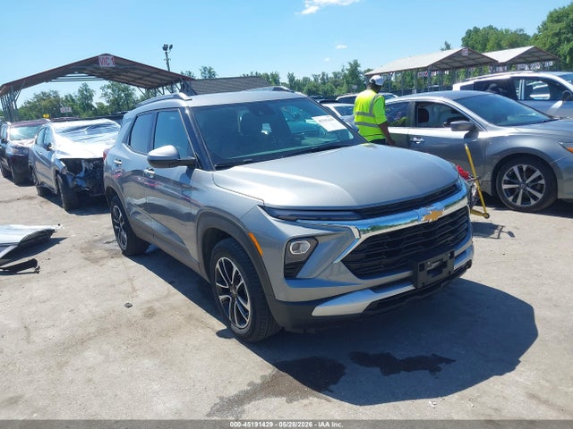 Salvage Chevrolet Trailblazer Image