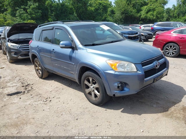 Salvage Toyota RAV4 Image