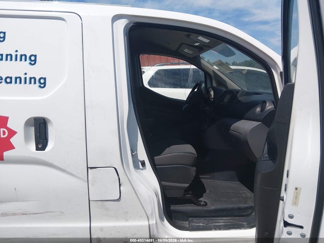 Nissan Nv