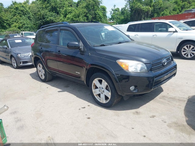 Salvage Toyota RAV4 Image