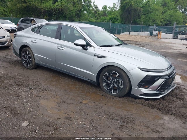 Salvage Hyundai SONATA Image