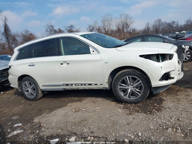 INFINITI Qx Luxe Awd