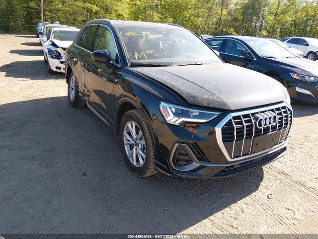 Salvage Audi Q3 Image