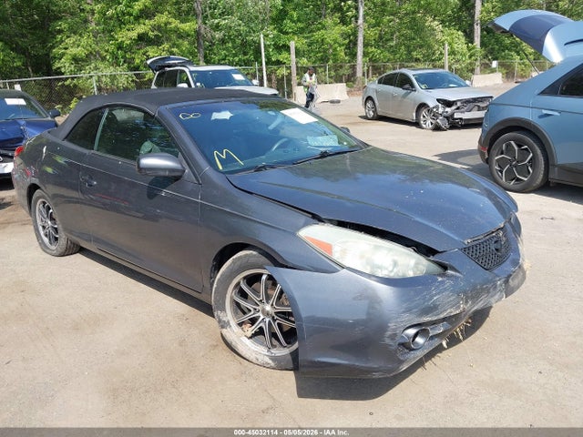 Salvage Toyota Camry Image