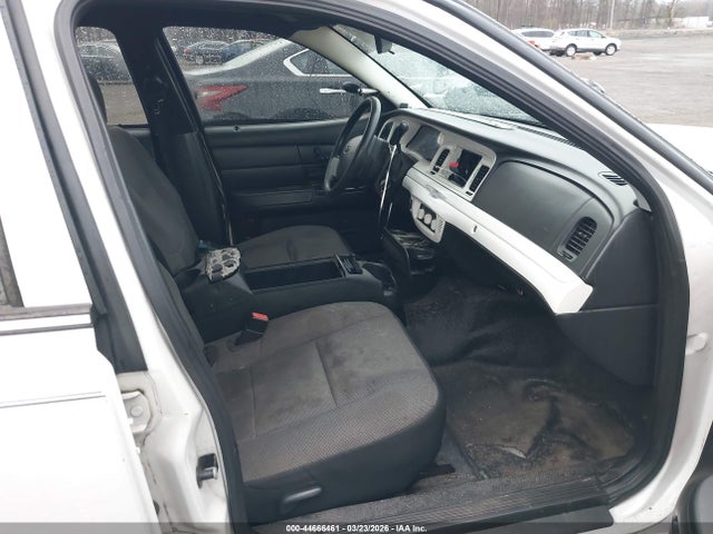 Ford Crown Victoria