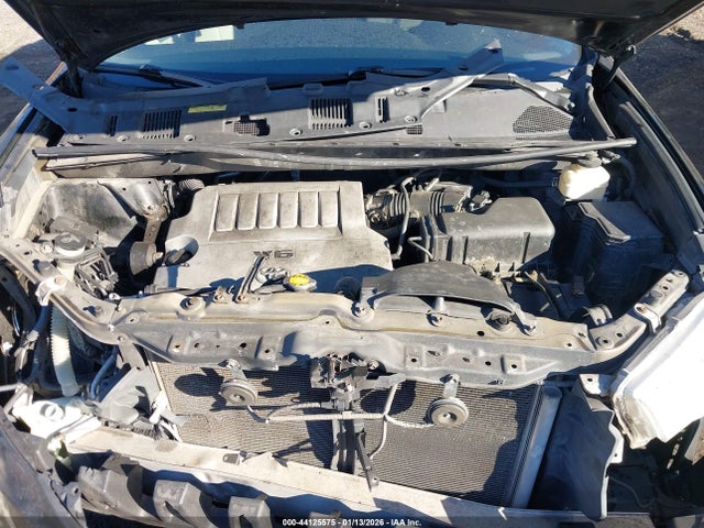 Toyota Highlander Base V6
