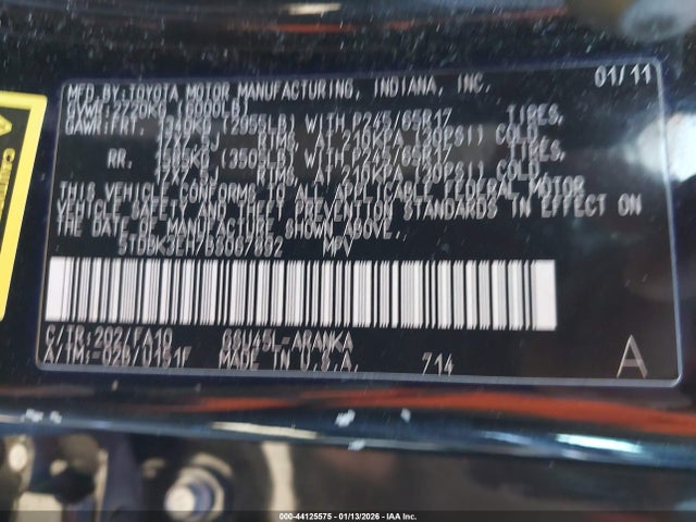 Toyota Highlander Base V6
