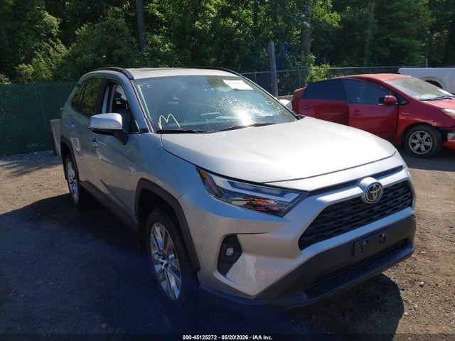 Salvage Toyota RAV4 Image