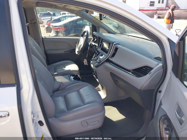 Toyota Sienna Xle Premium 7 Passenger