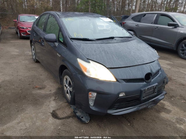 Salvage Toyota Prius Image