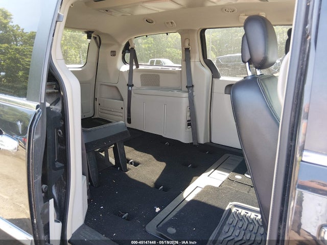 Chrysler Town & Country Touring