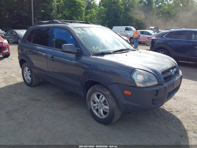 Salvage Hyundai TUCSON Image
