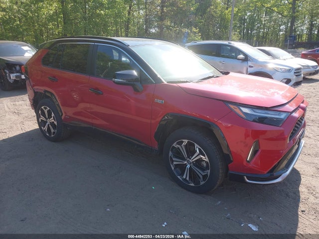 Salvage Toyota RAV4 Image