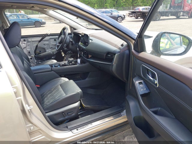 Nissan Rogue Platinum Intelligent Awd