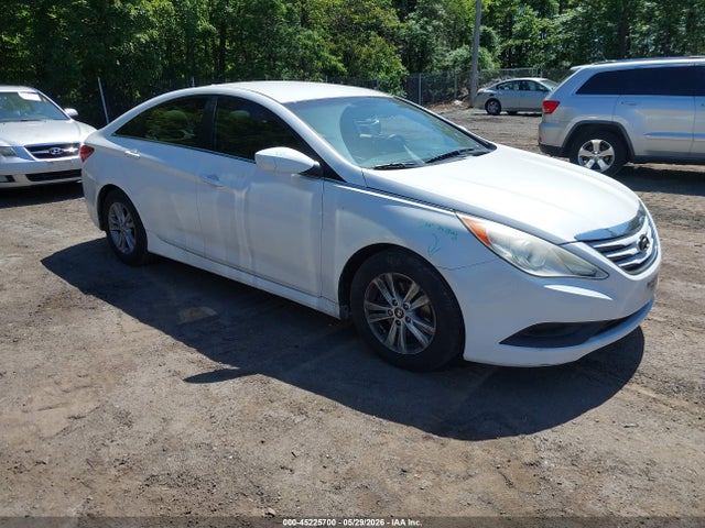 Salvage Hyundai SONATA Image