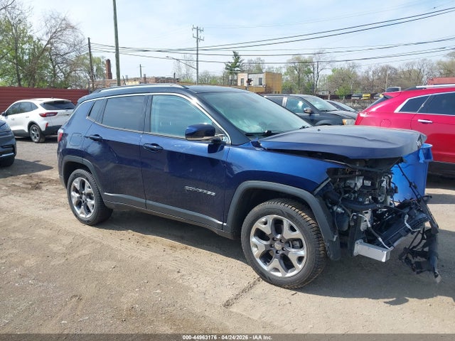 Salvage Jeep Compass Image