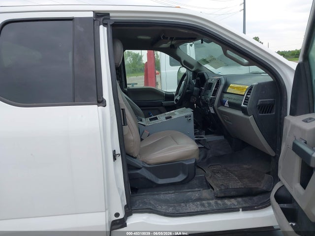 Ford F-550 Xlt