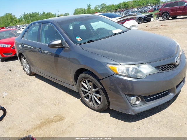 Salvage Toyota Camry Image