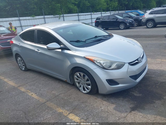 Salvage Hyundai ELANTRA Image