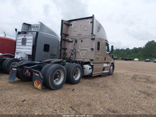 Freightliner New Cascadia 126