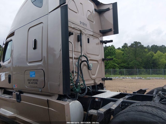 Freightliner New Cascadia 126