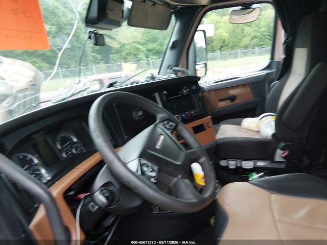 Freightliner New Cascadia 126