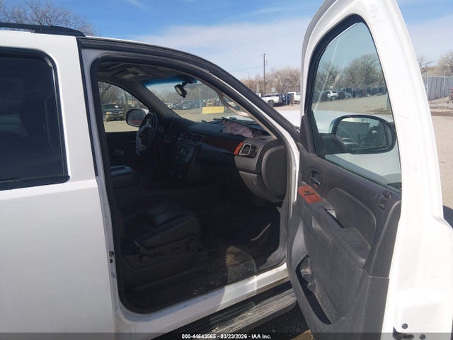 Chevrolet Suburban 1500 Lt