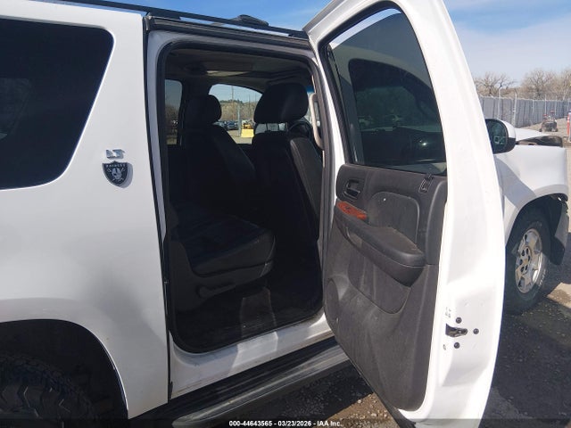 Chevrolet Suburban 1500 Lt