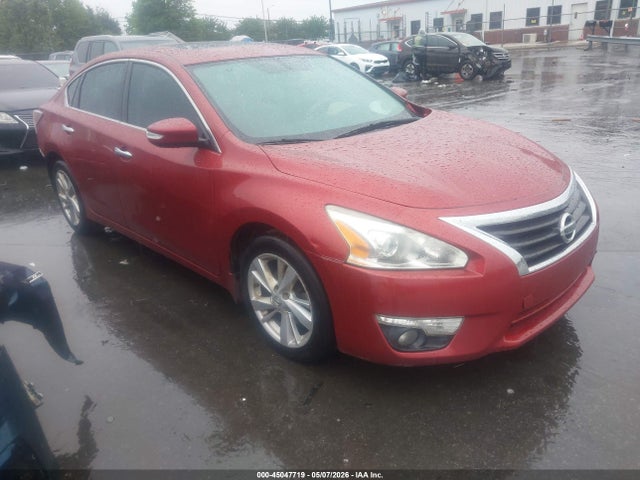 Salvage Nissan Altima Image