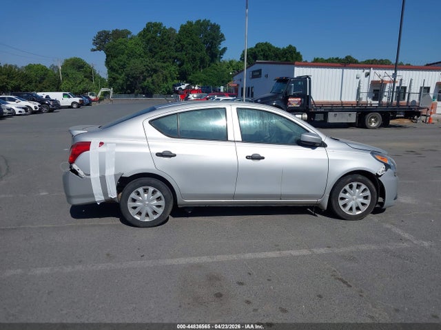 Nissan Versa 1.6 S+